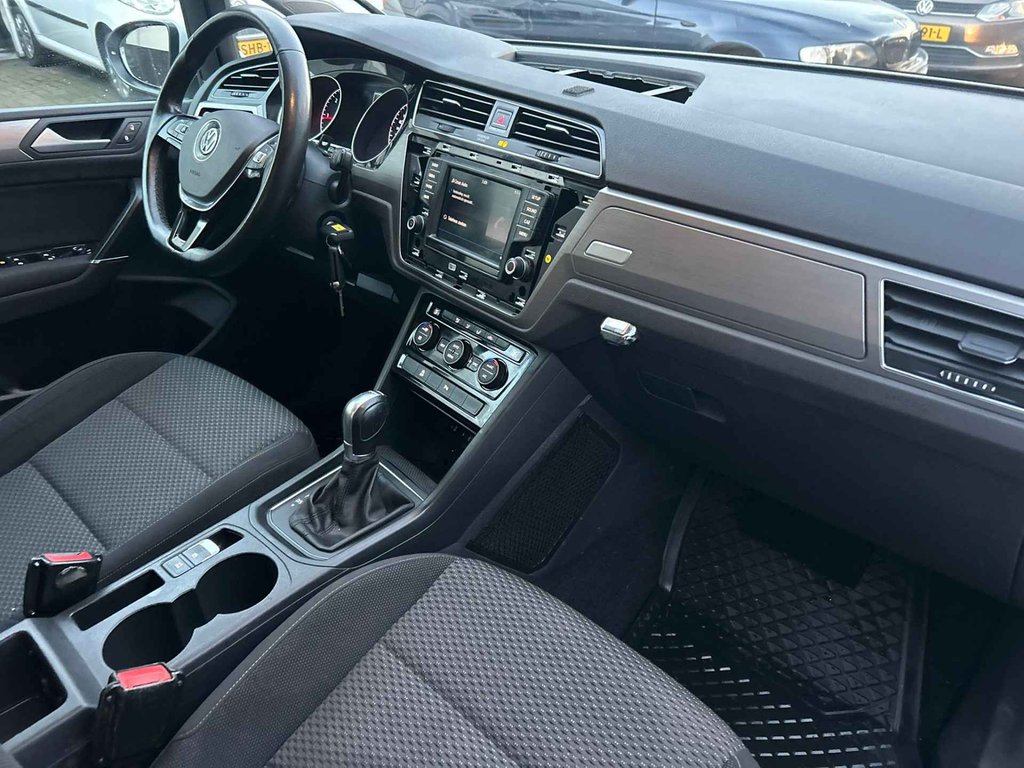 Volkswagen Touran 2.0 TDI SCR AUTOMAAT / DEALER ONDERHOUDEN foto 3
