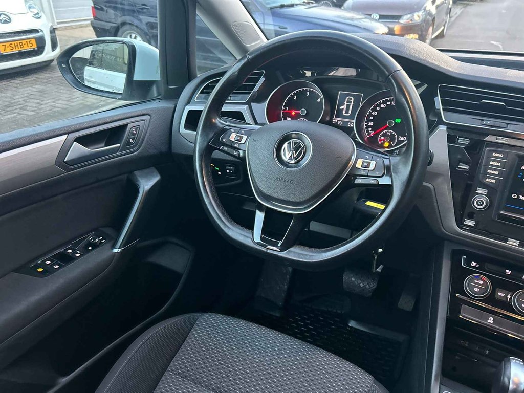 Volkswagen Touran 2.0 TDI SCR AUTOMAAT / DEALER ONDERHOUDEN foto 5