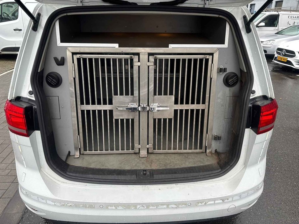 Volkswagen Touran 2.0 TDI Comfortline AUTOMAAT / HONDEN WAGEN ! HONDEN AUTO !!! foto 4