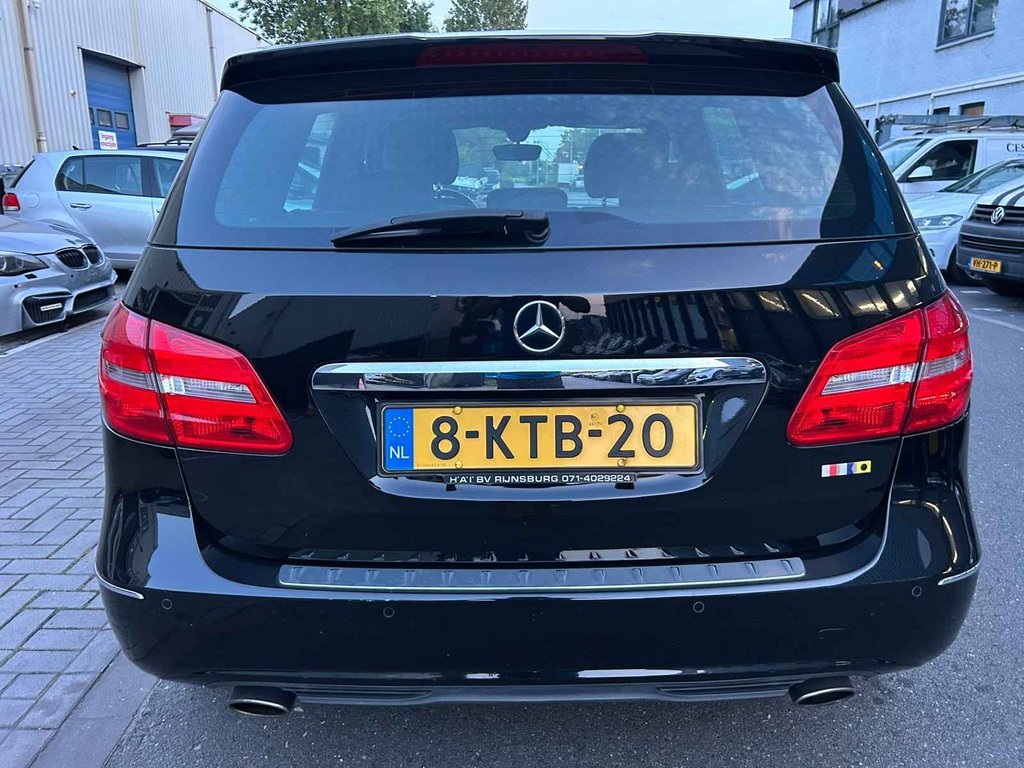 Mercedes-Benz B-Klasse 180 Ambition AUTOMAAT / PANORAMA DAK foto 11