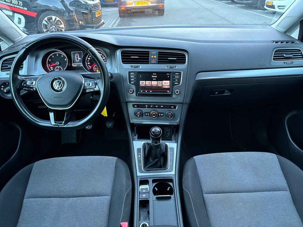 Volkswagen Golf 1.2 TSI Connected Series / 112 DKM / DEALER ONDERHOUDEN foto 3