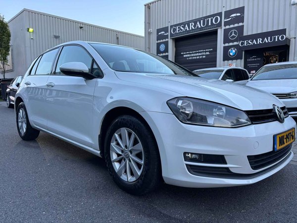Volkswagen Golf 1.2 TSI Connected Series / 112 DKM / DEALER ONDERHOUDEN